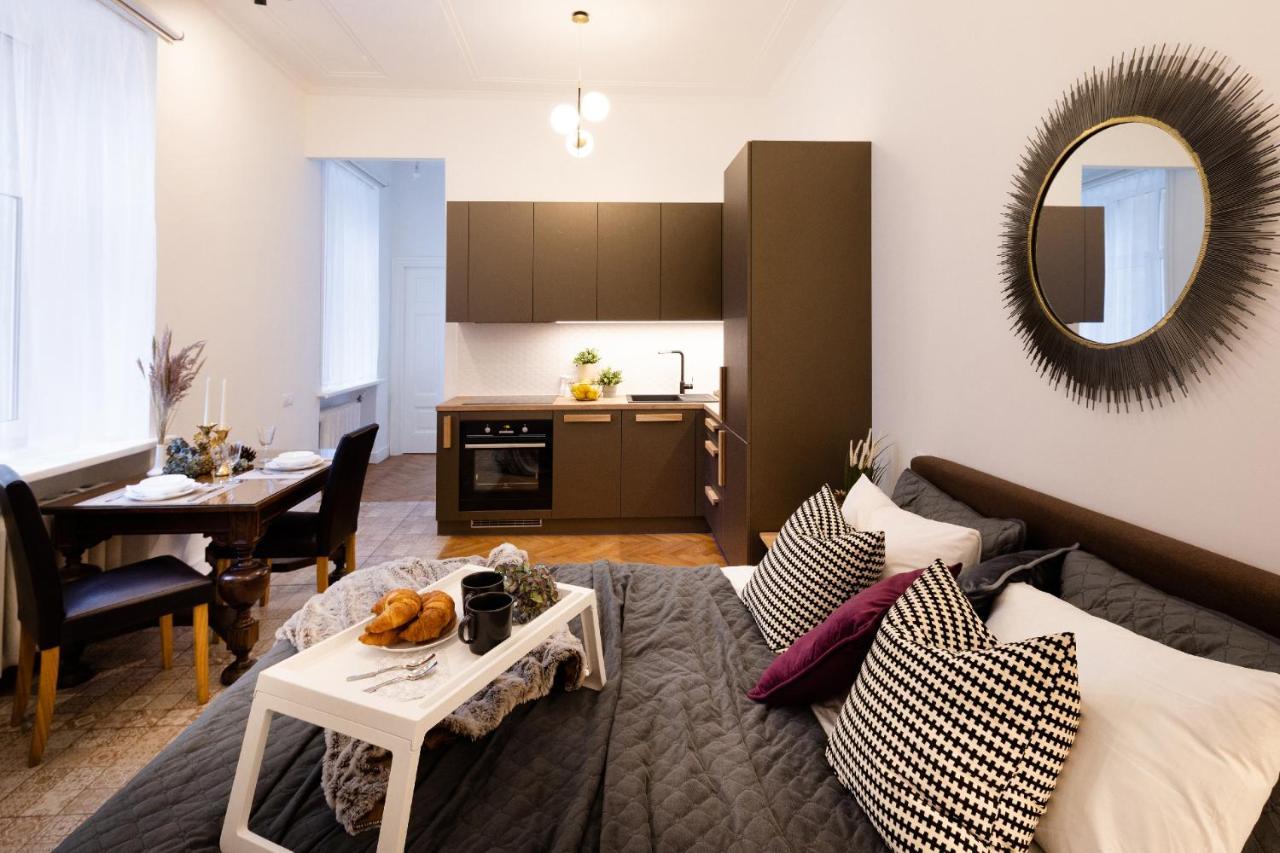 Brivibas House Design Apartments In City Center Riga Esterno foto