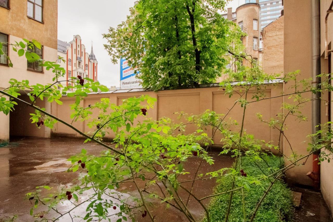 Brivibas House Design Apartments In City Center Riga Esterno foto
