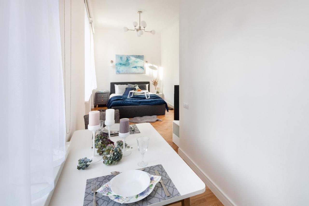 Brivibas House Design Apartments In City Center Riga Esterno foto