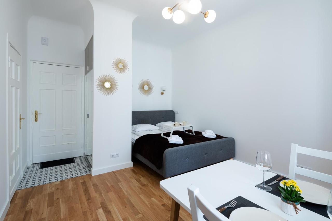 Brivibas House Design Apartments In City Center Riga Esterno foto