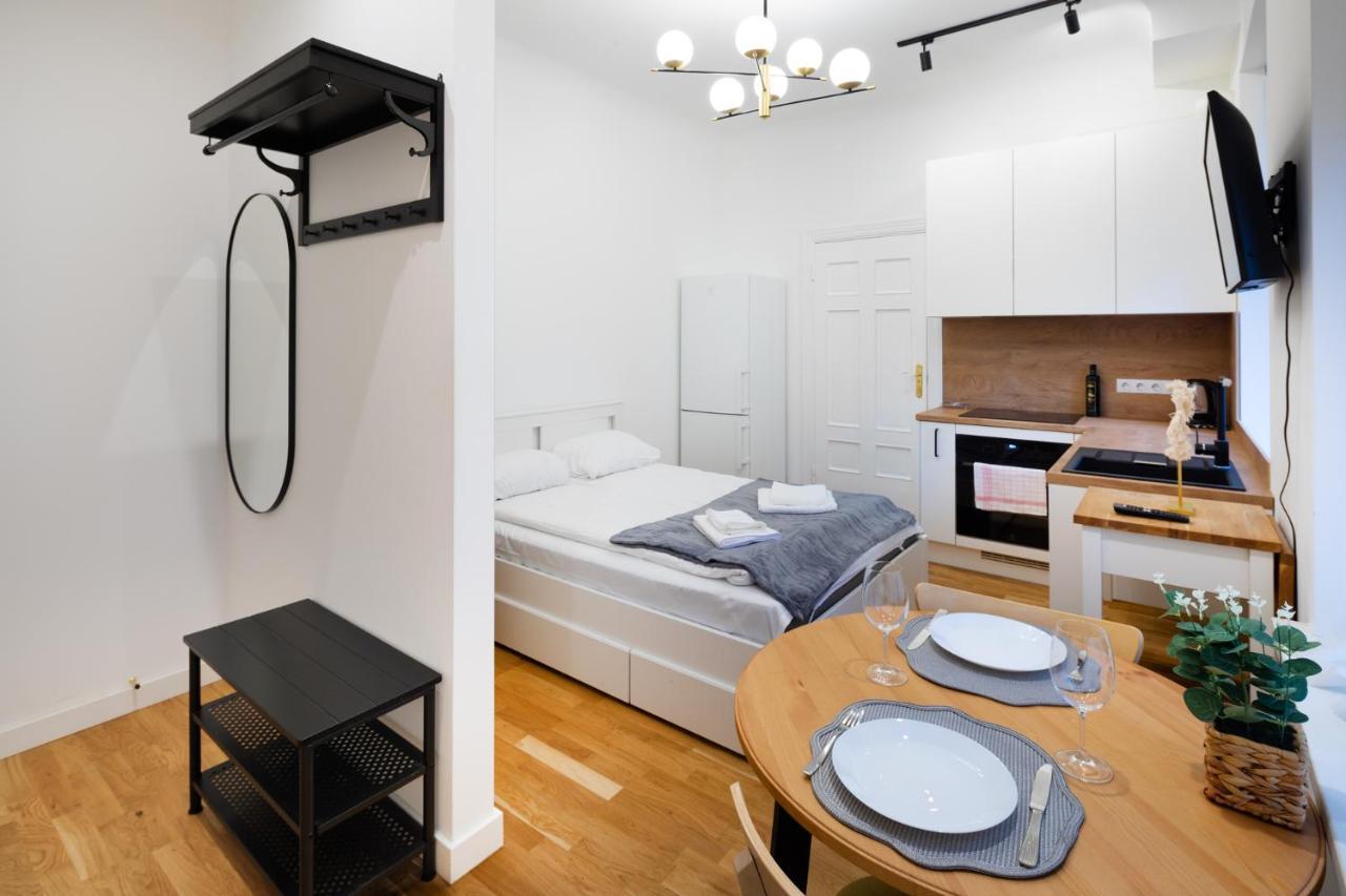 Brivibas House Design Apartments In City Center Riga Esterno foto
